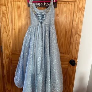 Tiffany Princess girl’s size 2 dress with pockets
